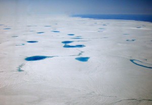 Supraglacijal lakes atop the Grenland ice